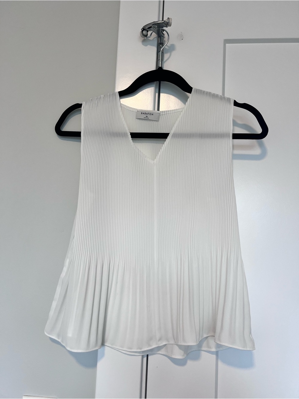 Babaton Cream Pleated V-Neck Sleeveless Camisole